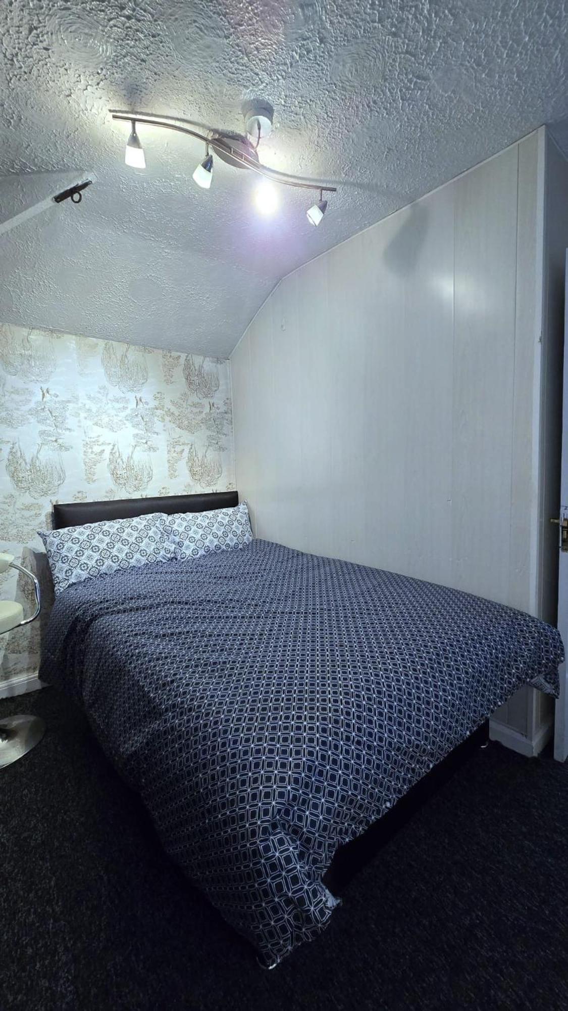 Ritchie Guest House ウィガン エクステリア 写真